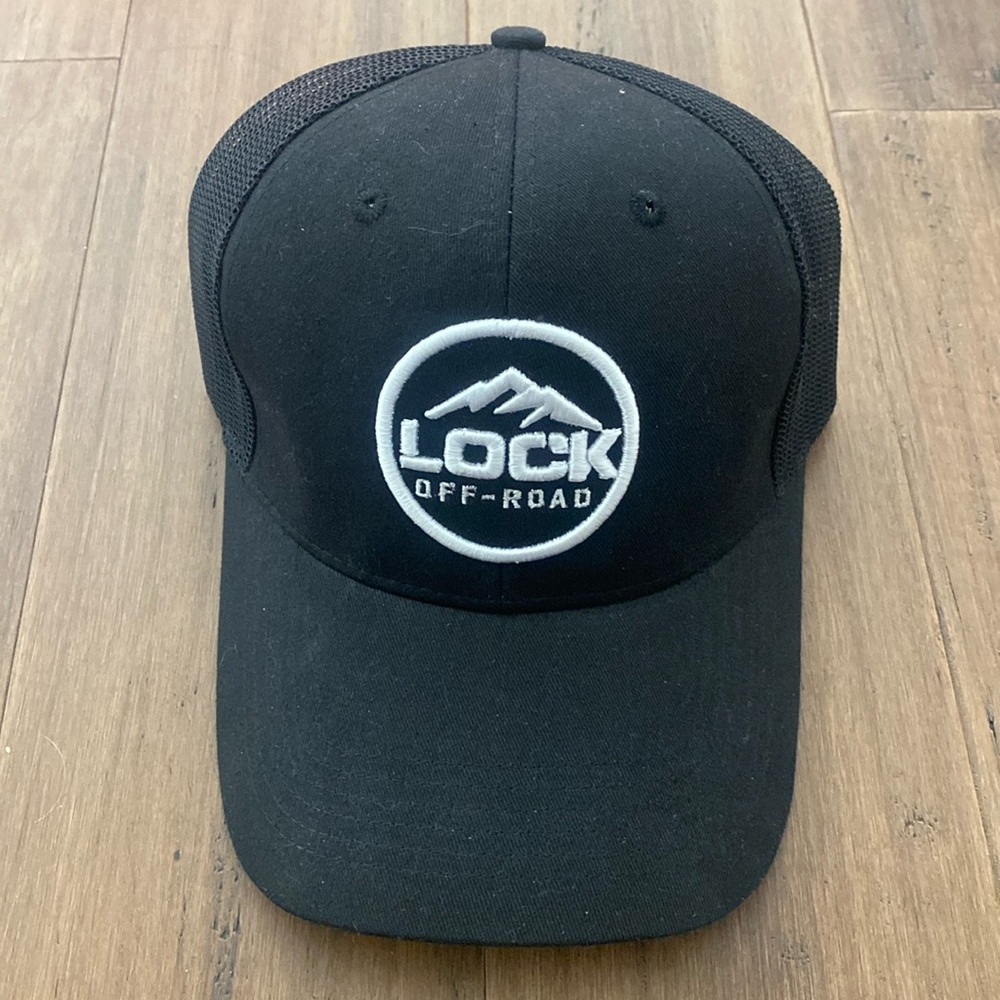 Lock Offroad Snapback Trucker Hat